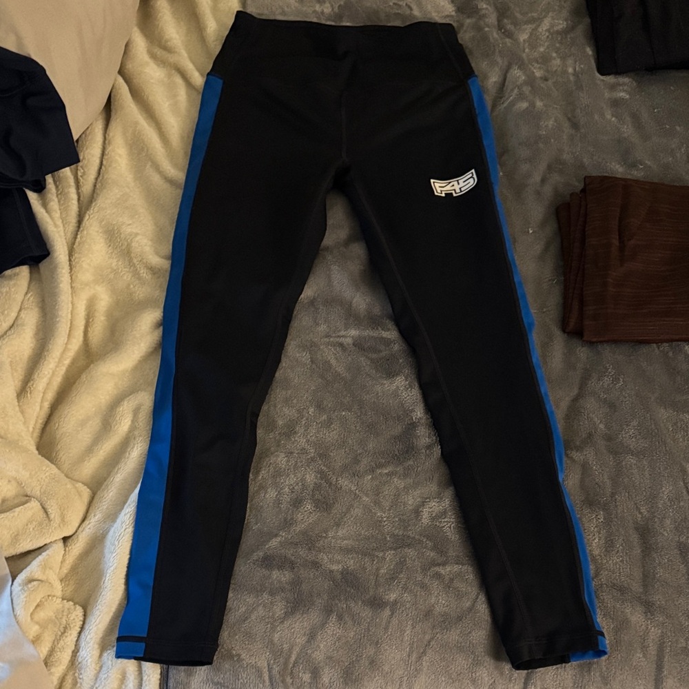 F45 coach Leggings